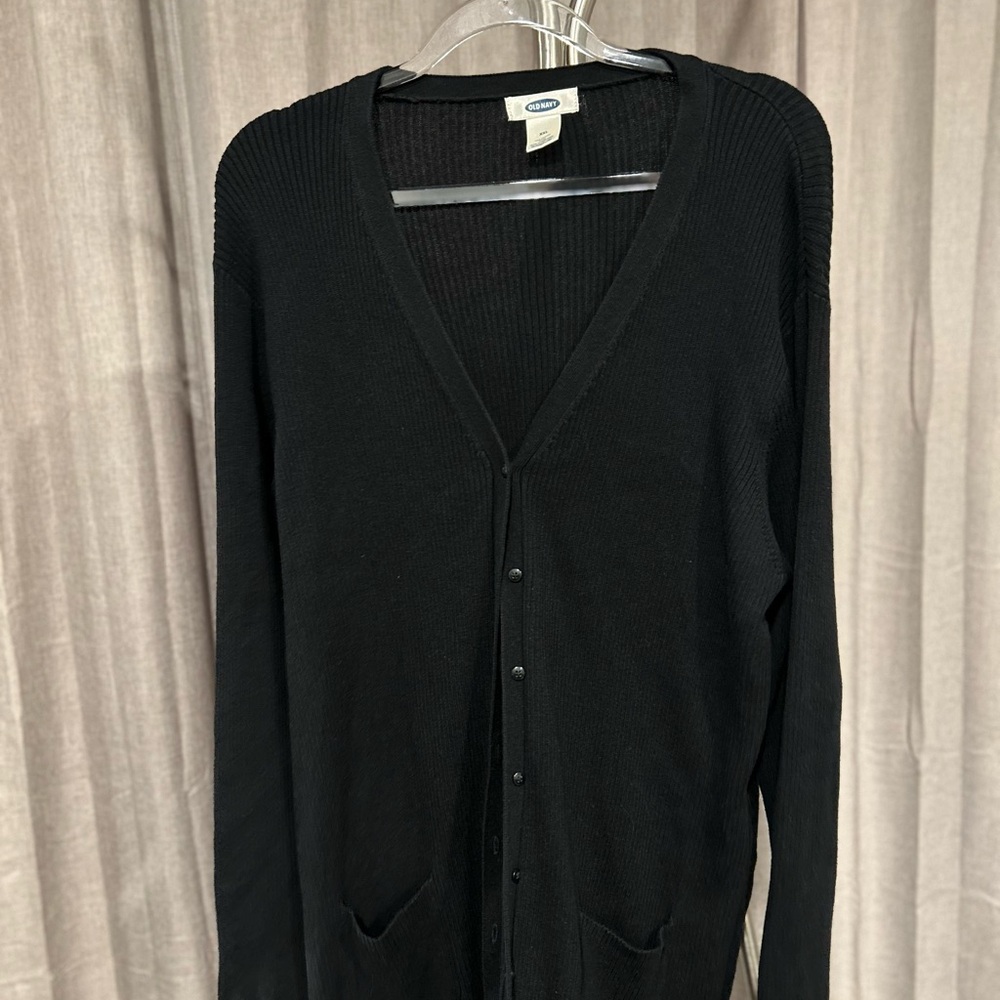Old Navy Black Knit Cardigan V-Neck Sweater with pockets‎ in good condition
